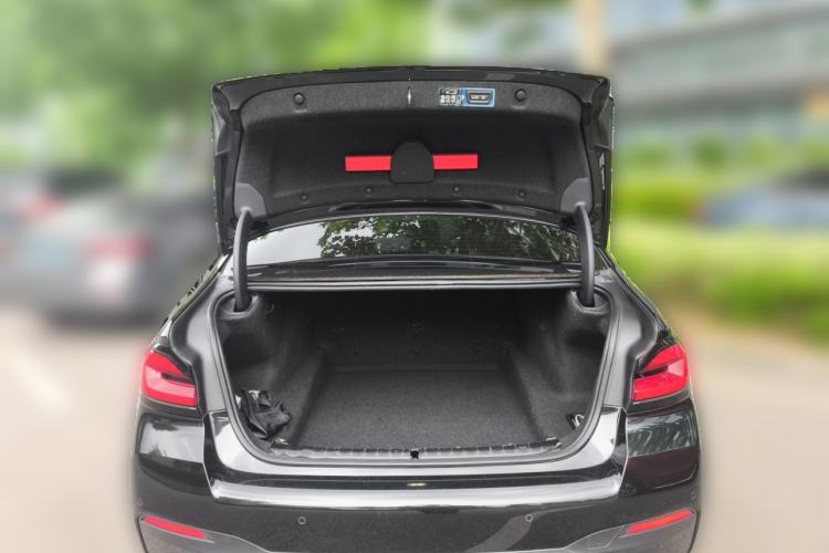 Used BMW 5 Series 2021 530Li Luxury Edition M Sport Package Trunk