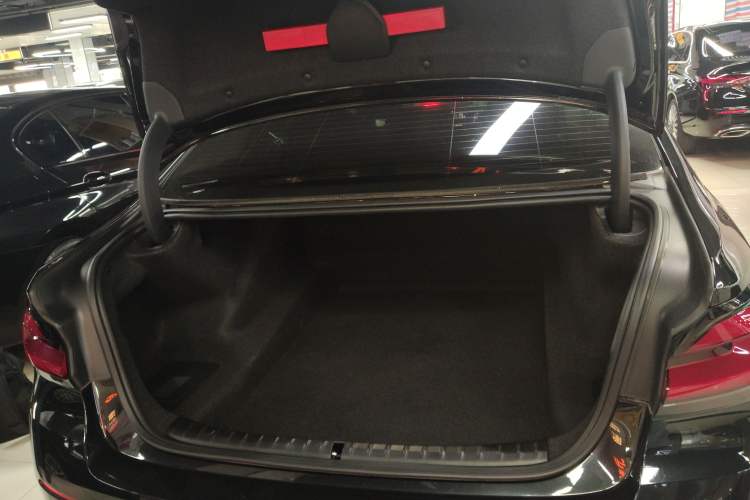 Used BMW 5 Series 2021 530Li Leading Luxury Package Trunk