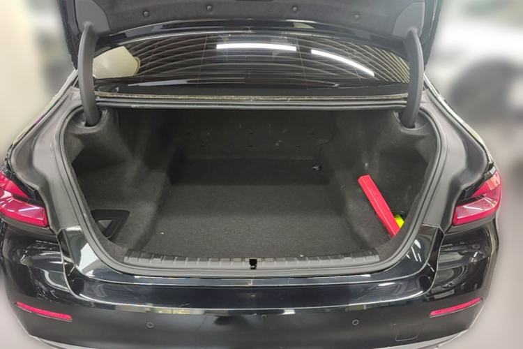 Used BMW 5 Series 2021 530Li Leading Luxury Package Trunk