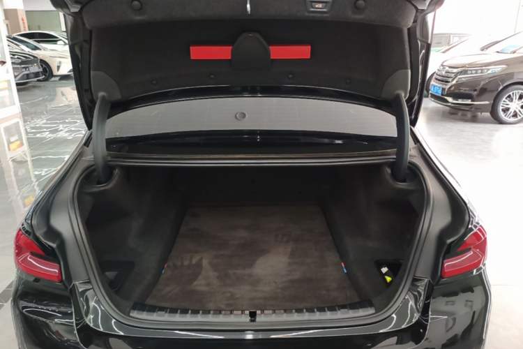 Used BMW 5 Series 2021 525Li Luxury Package Trunk