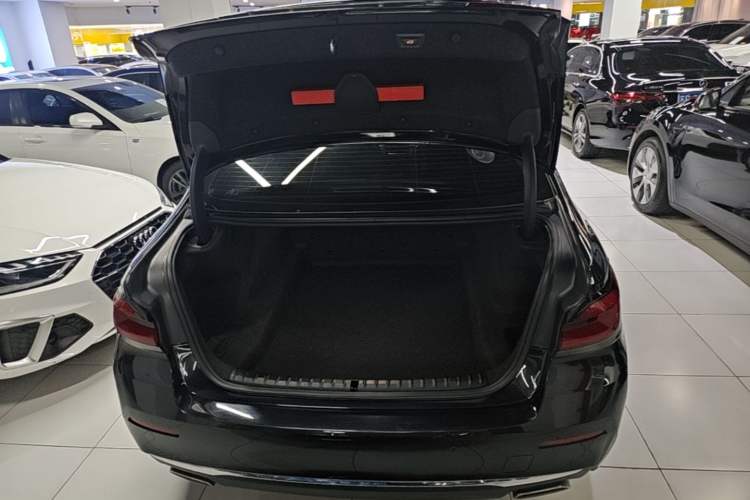 Used BMW 5 Series 2021 525Li Luxury Package Trunk