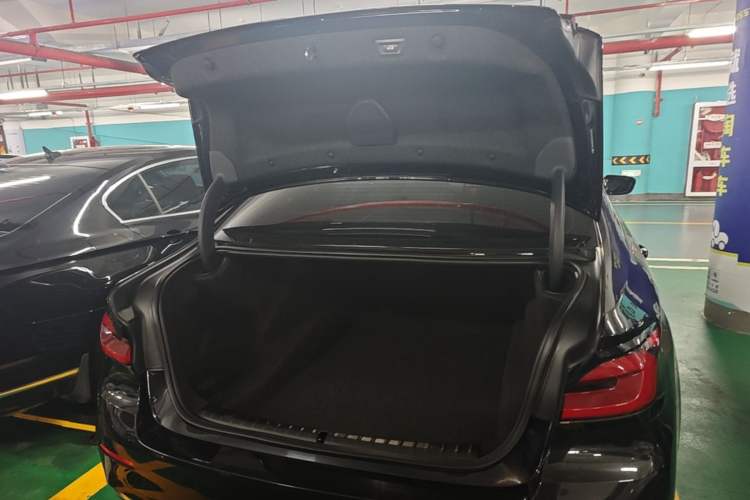 Used BMW 5 Series 2021 525Li Luxury Package Trunk
