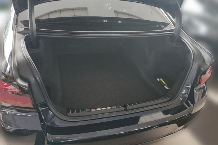 Used BMW 5 Series 2021 525Li M Sport Package Trunk