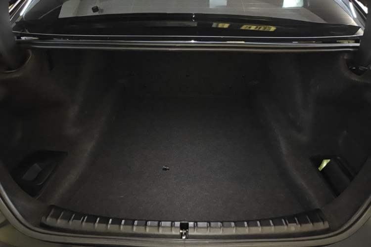 Used BMW 5 Series 2021 530Li Luxury Edition Premium Package Trunk