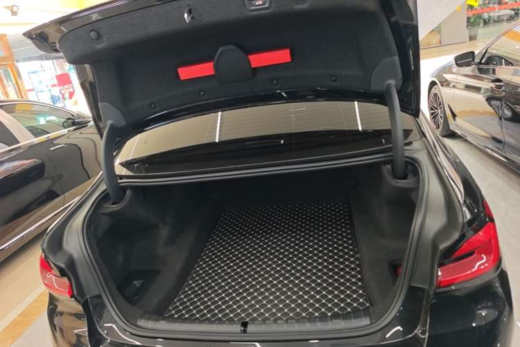 Used BMW 5 Series 2021 525Li Luxury Package Trunk