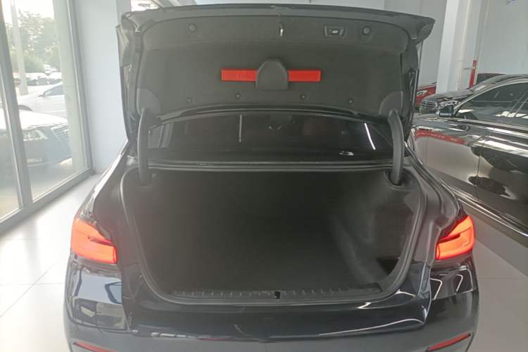 Used BMW 5 Series 2021 525Li M Sport Package Trunk