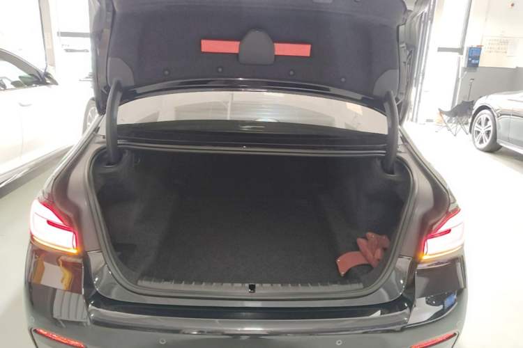 Used BMW 5 Series 2021 Facelifted 525Li M Sport Package Trunk