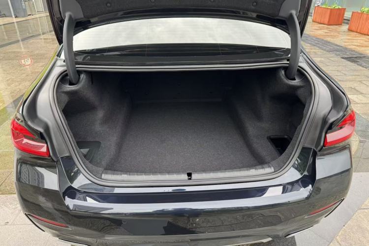 Used BMW 5 Series 2021 Facelifted 530Li Leading Edition M Sport Package Trunk