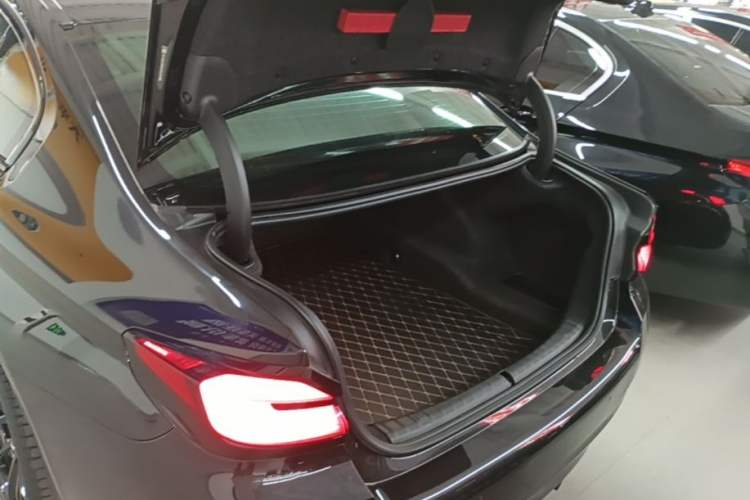 Used BMW 5 Series 2021 530i M Sport Package Trunk