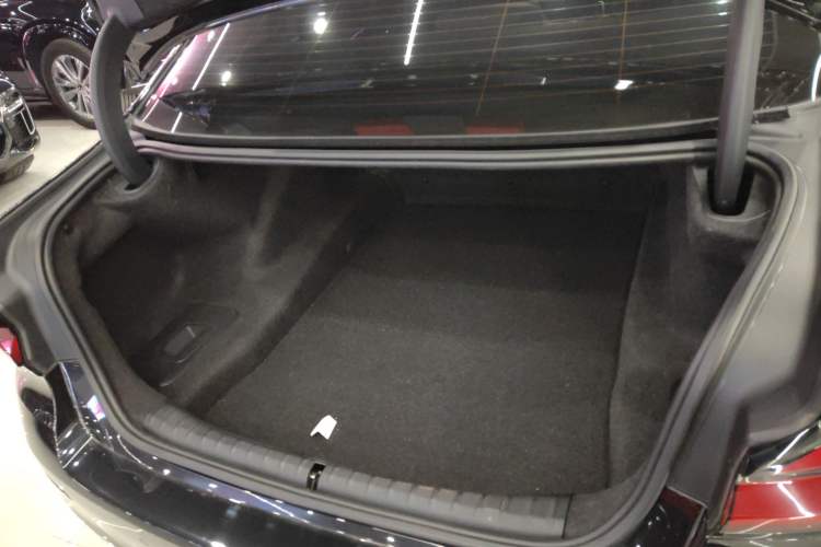 Used BMW 5 Series 2021 525Li Luxury Package Trunk