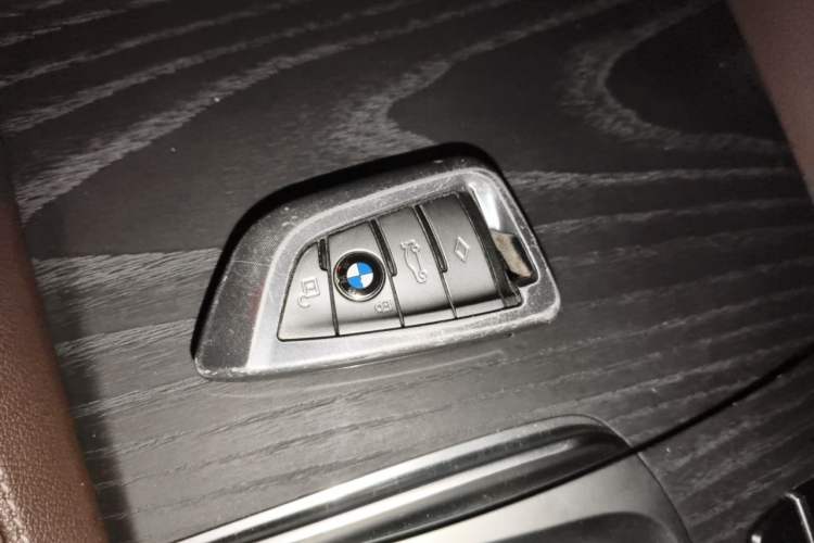 Used BMW 5 Series 2021 Restyled 530Li Luxury Edition M Sport Package Vehicle Key