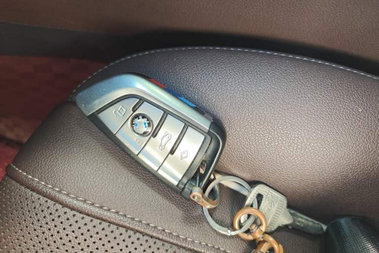 Used BMW 5 Series 2021 Facelifted 530Li Leading Edition M Sport Package Vehicle Key