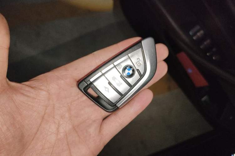 Used BMW 5 Series 2021 525Li M Sport Package Vehicle Key