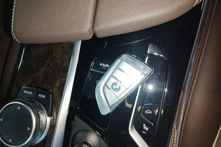Used BMW 5 Series 2021 525Li Luxury Package Vehicle Key