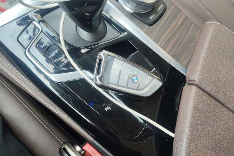 Used BMW 5 Series 2021 530Li xDrive Luxury Package Vehicle Key