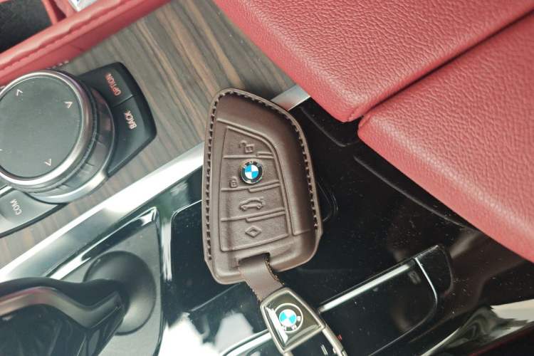 Used BMW 5 Series 2021 Restyled 530Li Leading Edition Luxury Package Vehicle Key