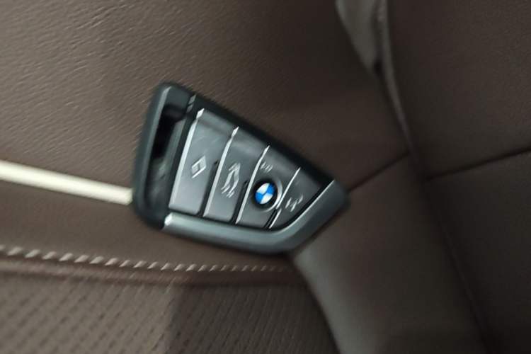 Used BMW 5 Series 2021 525Li Luxury Package Vehicle Key