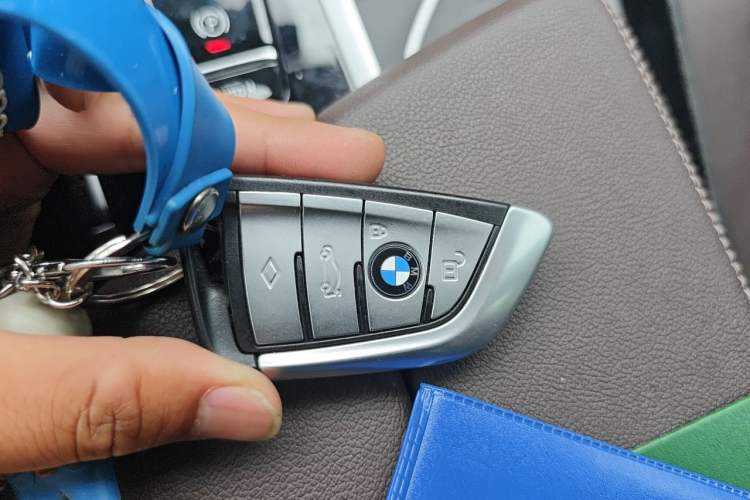 Used BMW 5 Series 2021 530Li Luxury Edition M Sport Package Vehicle Key