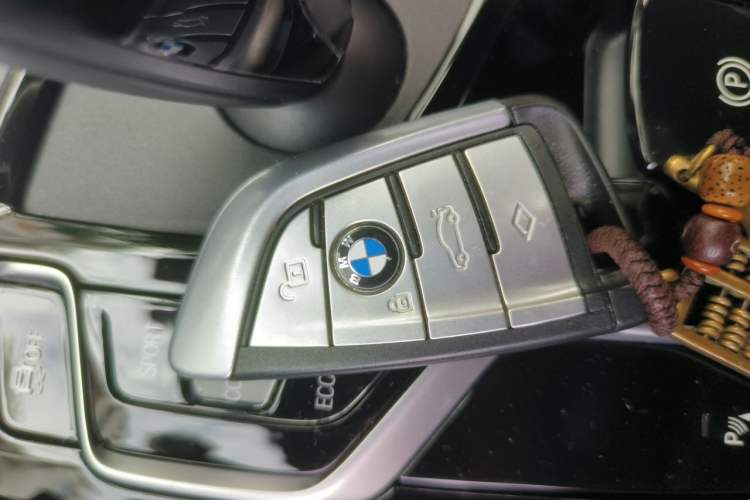 Used BMW 5 Series 2021 530Li Leading Model M Sport Package Vehicle Key