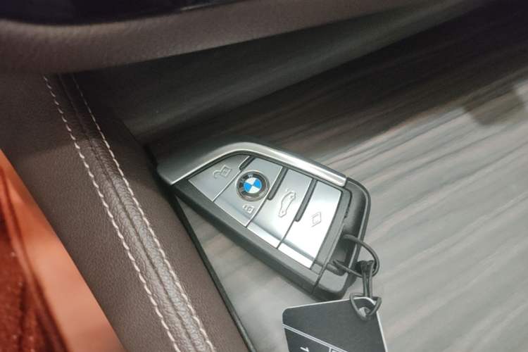 Used BMW 5 Series 2021 Restyled 530Li Leading Edition Luxury Package Vehicle Key