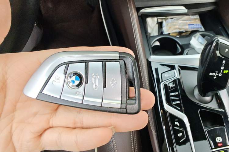 Used BMW 5 Series 2021 Facelifted 530Li xDrive M Sport Package Vehicle Key