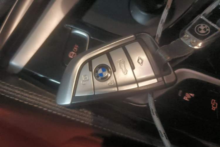 Used BMW 5 Series 2021 530Li Luxury Edition M Sport Package Vehicle Key