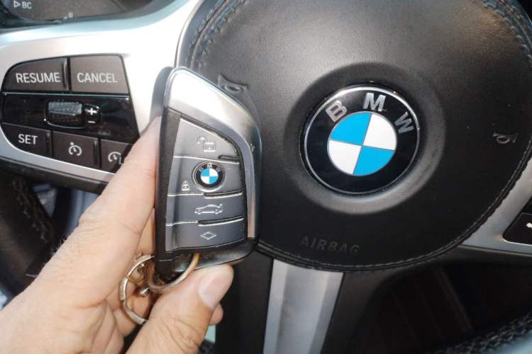 Used BMW 5 Series 2021 Facelifted 525Li M Sport Package Vehicle Key