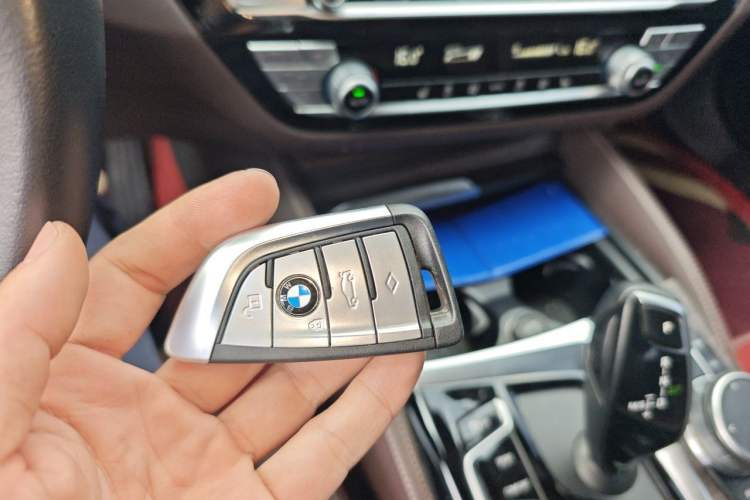 Used BMW 5 Series 2021 530Li Leading Luxury Package Vehicle Key