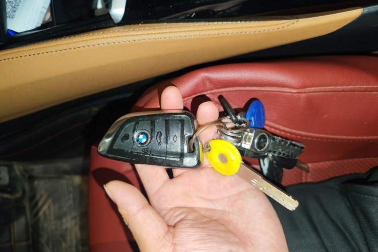 Used BMW 5 Series 2021 525i M Sport Package Vehicle Key
