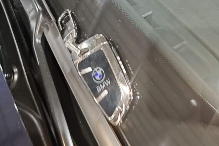 Used BMW 5 Series 2021 525Li M Sport Package Vehicle Key