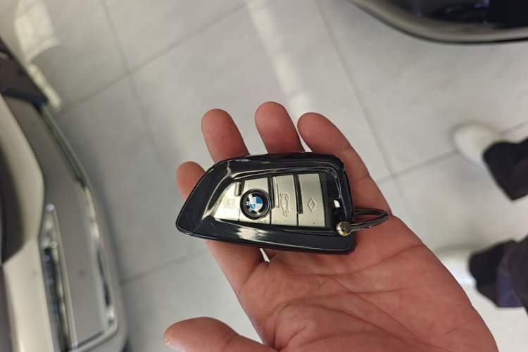 Used BMW 5 Series 2021 Facelifted 525Li M Sport Package Vehicle Key