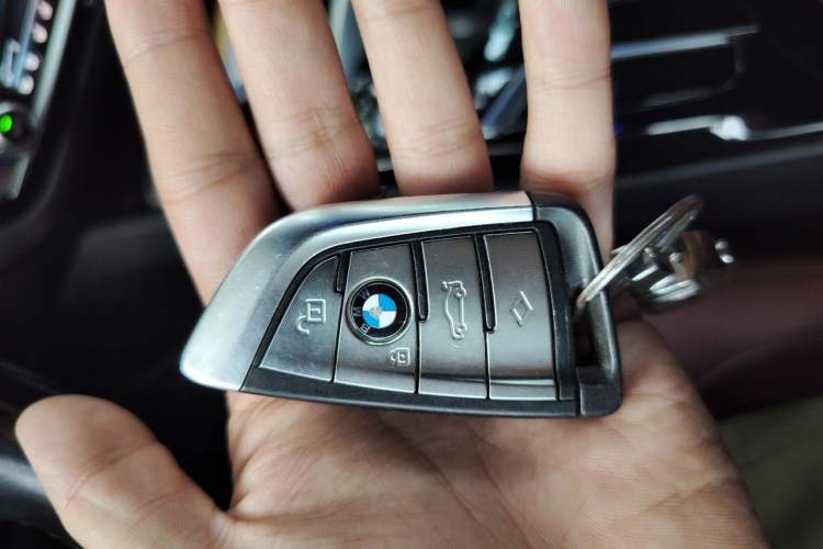 Used BMW 5 Series 2021 530Li Luxury Edition M Sport Package Vehicle Key
