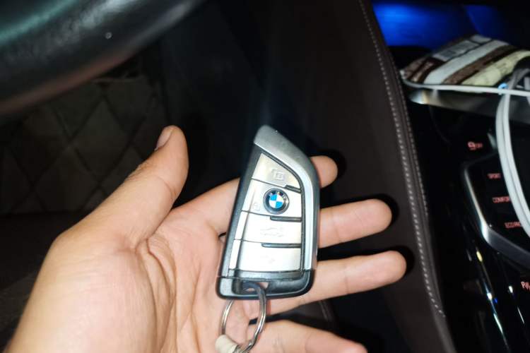 Used BMW 5 Series 2021 530Li Luxury Edition Premium Package Vehicle Key