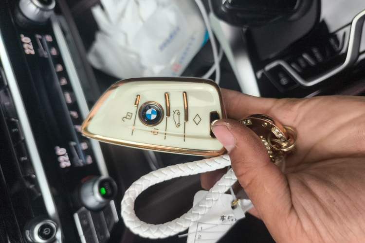 Used BMW 5 Series 2021 530Li Luxury Edition M Sport Package Vehicle Key