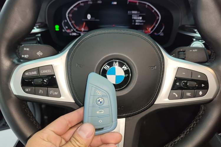 Used BMW 5 Series 2021 Facelifted 525Li M Sport Package Vehicle Key