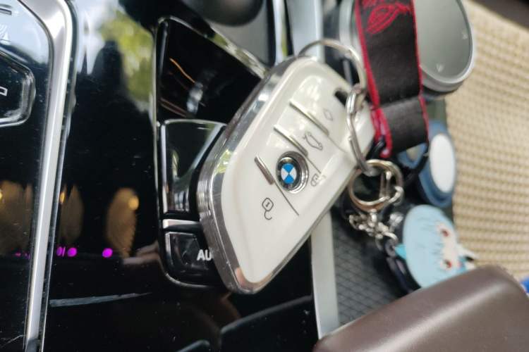 Used BMW 5 Series 2021 Restyled 540i Sport Line with M Sports Package Vehicle Key