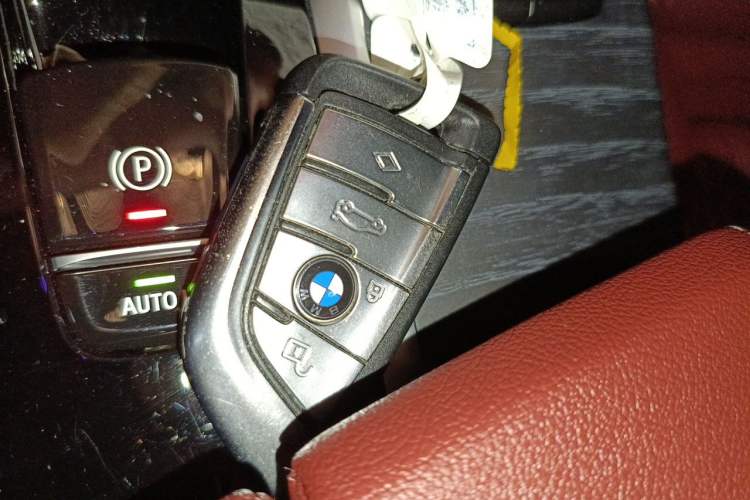 Used BMW 5 Series 2021 Restyled 530Li Luxury Edition M Sport Package Vehicle Key