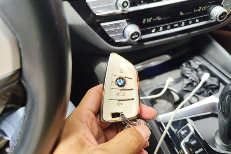 Used BMW 5 Series 2021 530Li Leading Model M Sport Package Vehicle Key