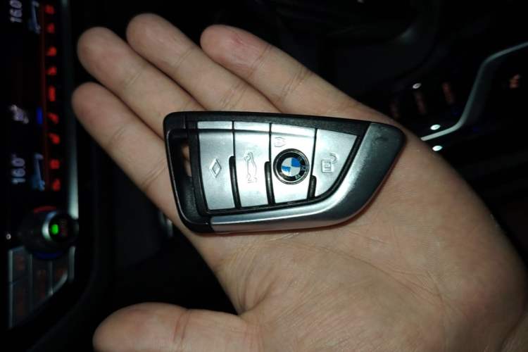 Used BMW 5 Series 2021 530Li Luxury Edition M Sport Package Vehicle Key