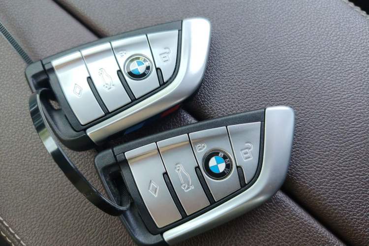 Used BMW 5 Series 2021 530Li Luxury Edition M Sport Package Vehicle Key
