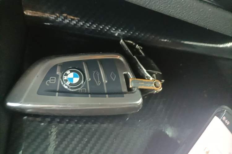 Used BMW 5 Series 2021 525Li M Sport Package Vehicle Key