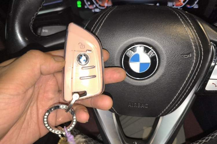 Used BMW 5 Series 2021 525Li Luxury Package Vehicle Key