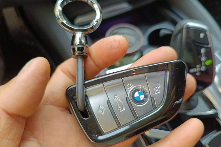 Used BMW 5 Series 2021 530Li Luxury Edition M Sport Package Vehicle Key