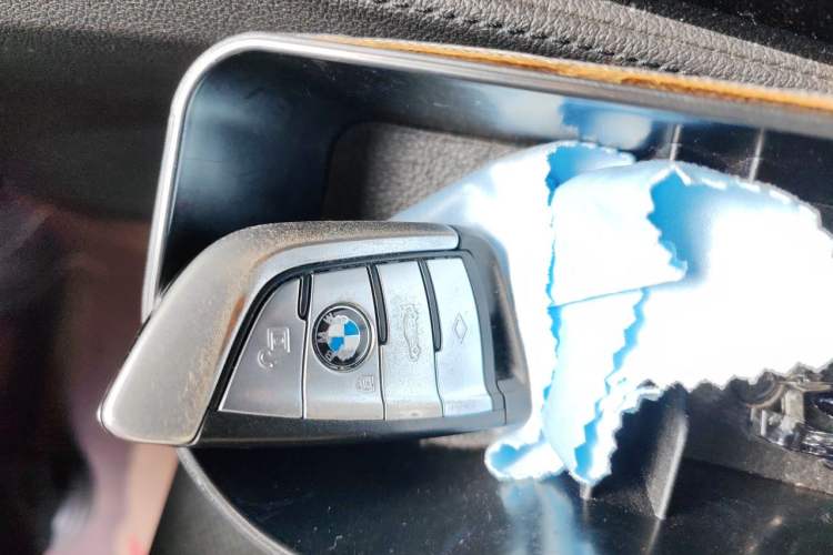 Used BMW 5 Series 2021 530i M Sport Package Vehicle Key