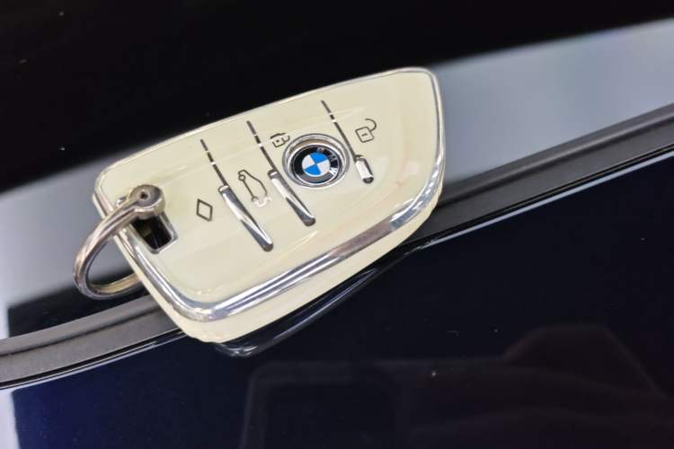 Used BMW 5 Series 2021 525Li M Sport Package Vehicle Key
