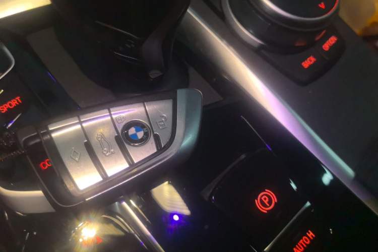 Used BMW 5 Series 2021 530Li Luxury Edition M Sport Package Vehicle Key