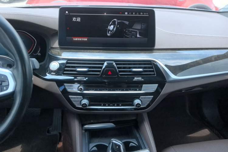 Used BMW 5 Series 2021 525Li M Sport Package Audio And AC Panel