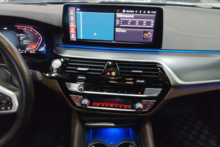 Used BMW 5 Series 2021 540i Sport Line M Sport Package Audio And AC Panel