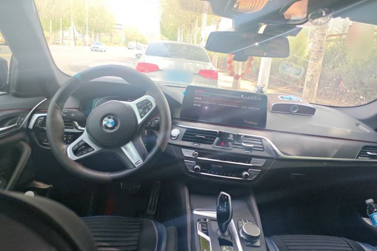 Used BMW 5 Series 2021 525i M Sport Package Center Console