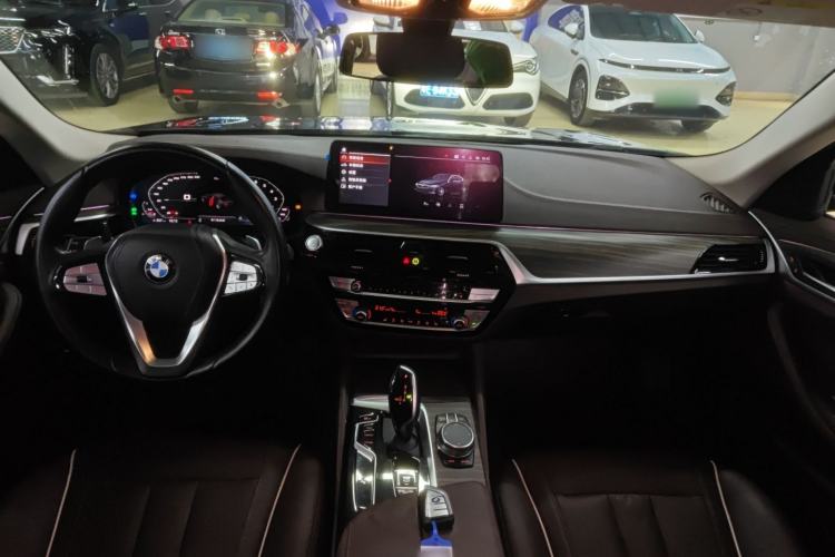 Used BMW 5 Series 2021 530Li Leading Luxury Package Center Console